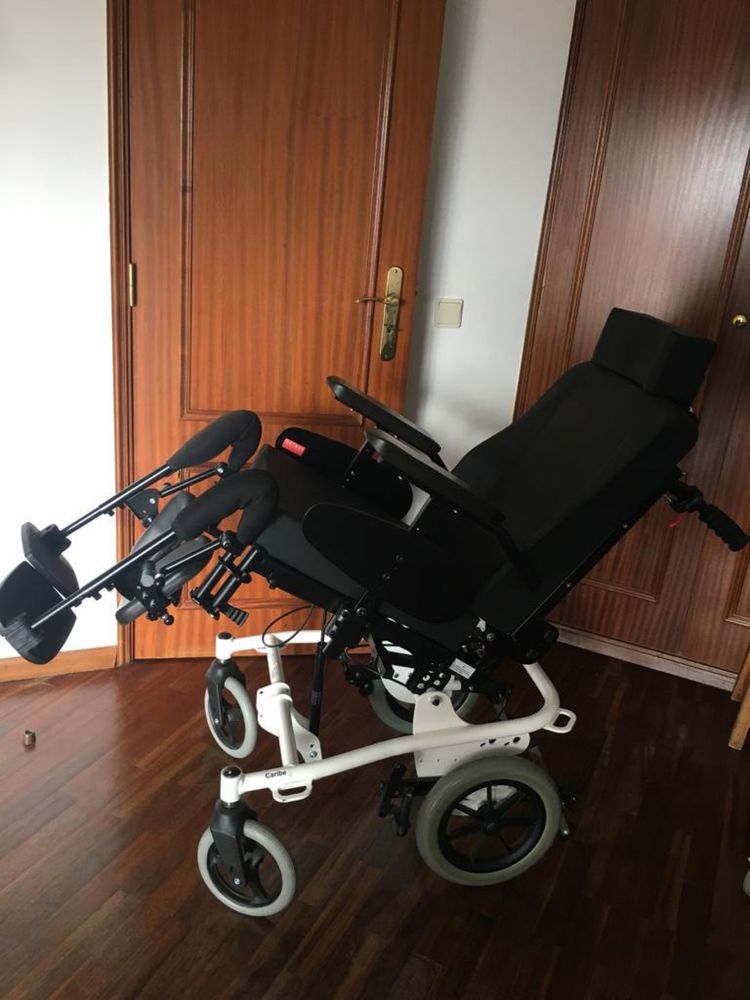 Vendo cadeira de rodas Caribe Orthos XXl