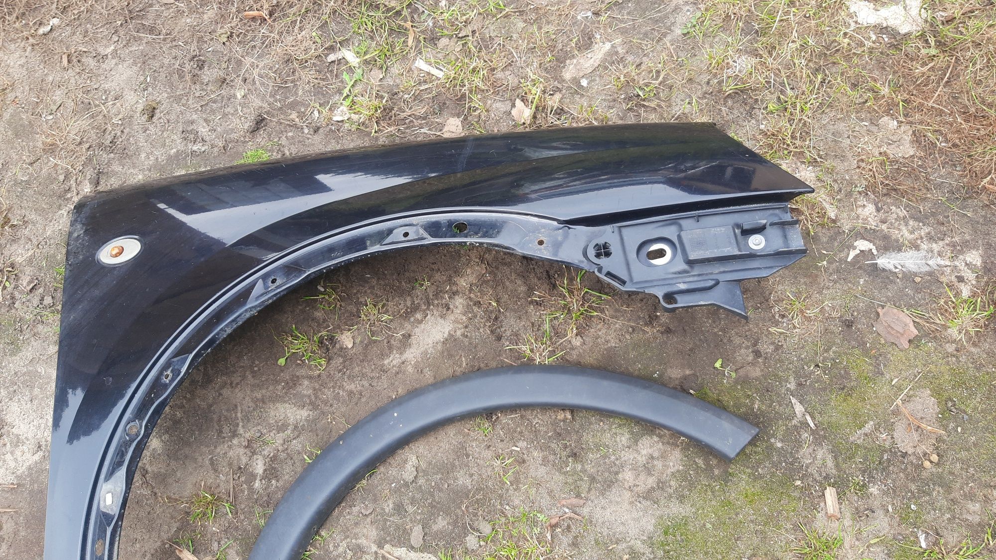 Błotnik prawy przód Opel Corsa C Combo lak. Z20R