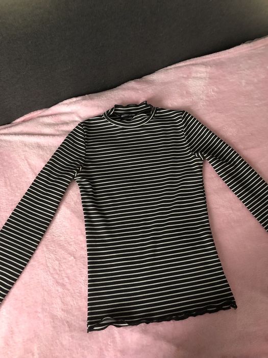 Кофтинка у смужку від PRETTYLITTLETHING