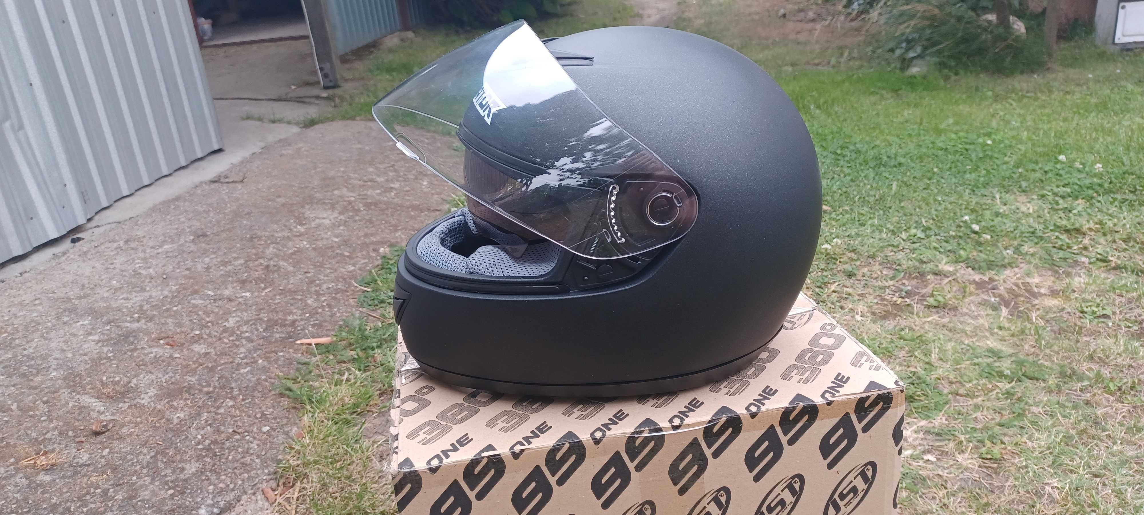 Kask motocyklowy rozmiar M.