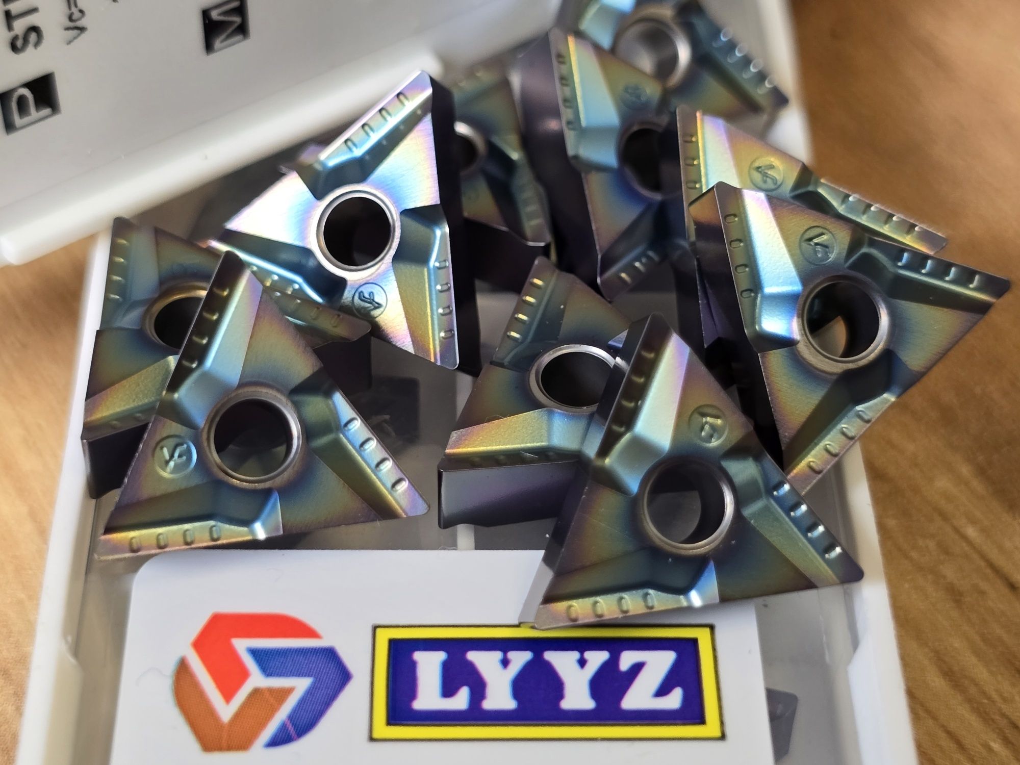 Płytki tokarskie wieloostrzowe LYYZ TNMG 160404 R-VF HD1105