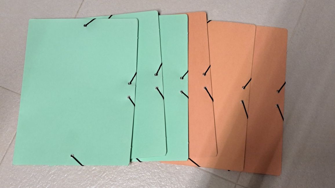 Capas cartolina com elásticos NOVAS