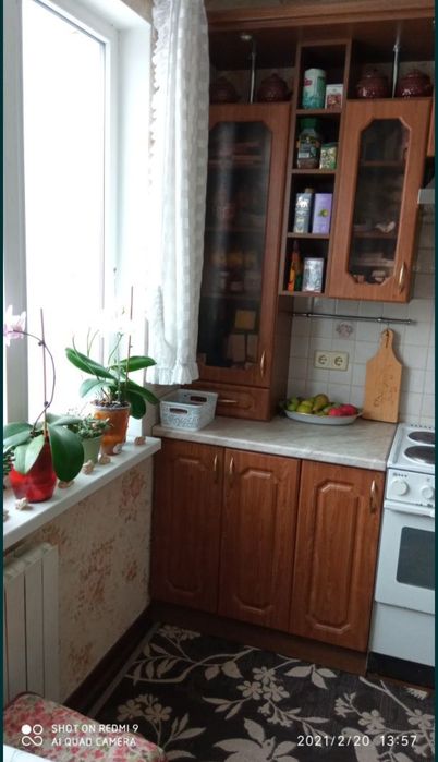 Вітальня 18м^2+лодж дівчині 10хв пішки метро, безпека, турбота,затишок
