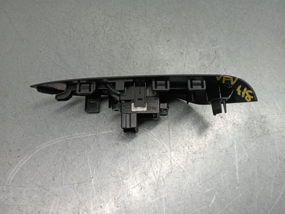 Comando / botão / interruptor vidros trás esquerdo NISSAN Leaf EV (ZE0