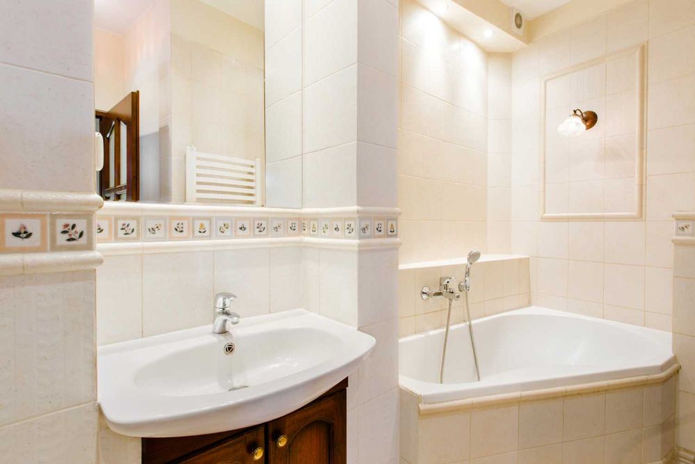 Pokój dla młodej osoby - duży - wysoki standard - ścisłe centrum!