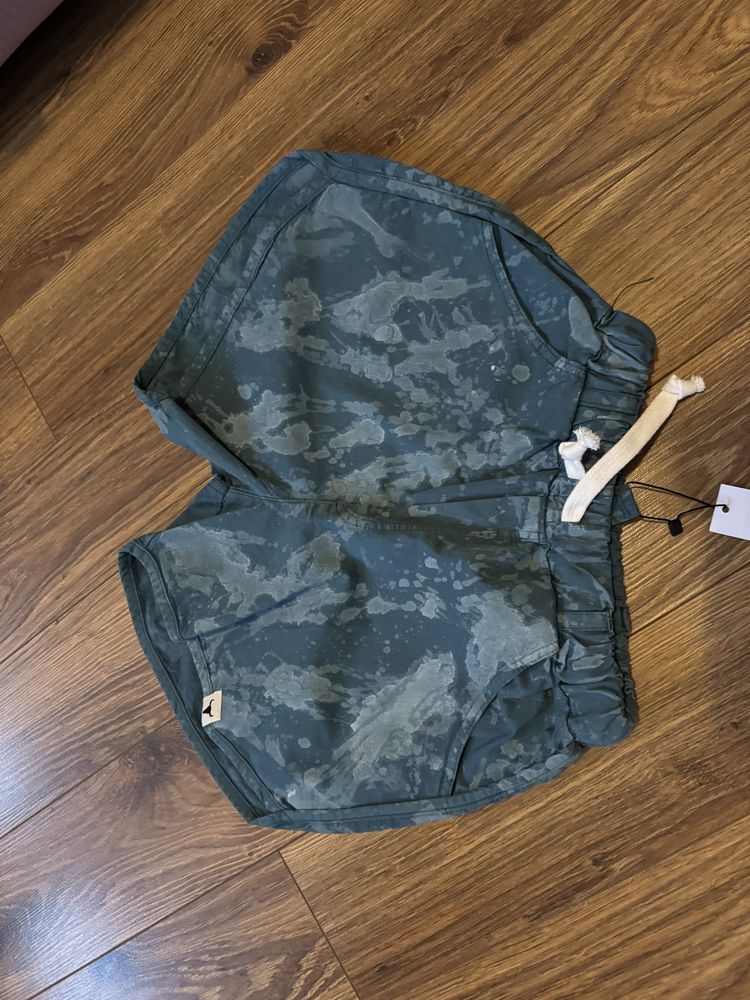Spodenki szorty nowe booso 8/9