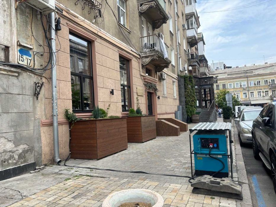 Продам КАФЕ в "ПАЛЕ-РОЯЛЬ", 100 м2, от хозяина