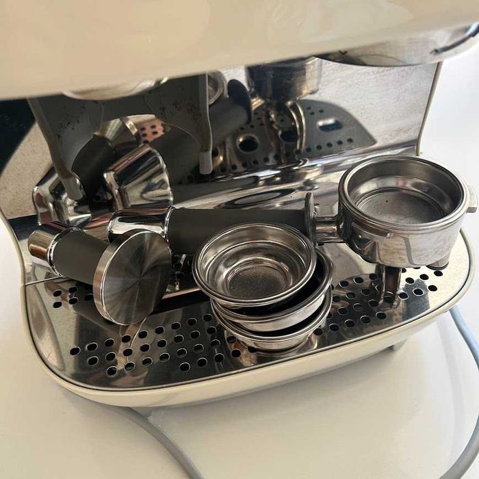Máquina de Café Smeg com Moinho