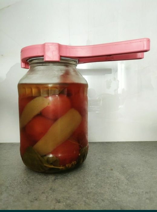 Открывашка для крышек твист