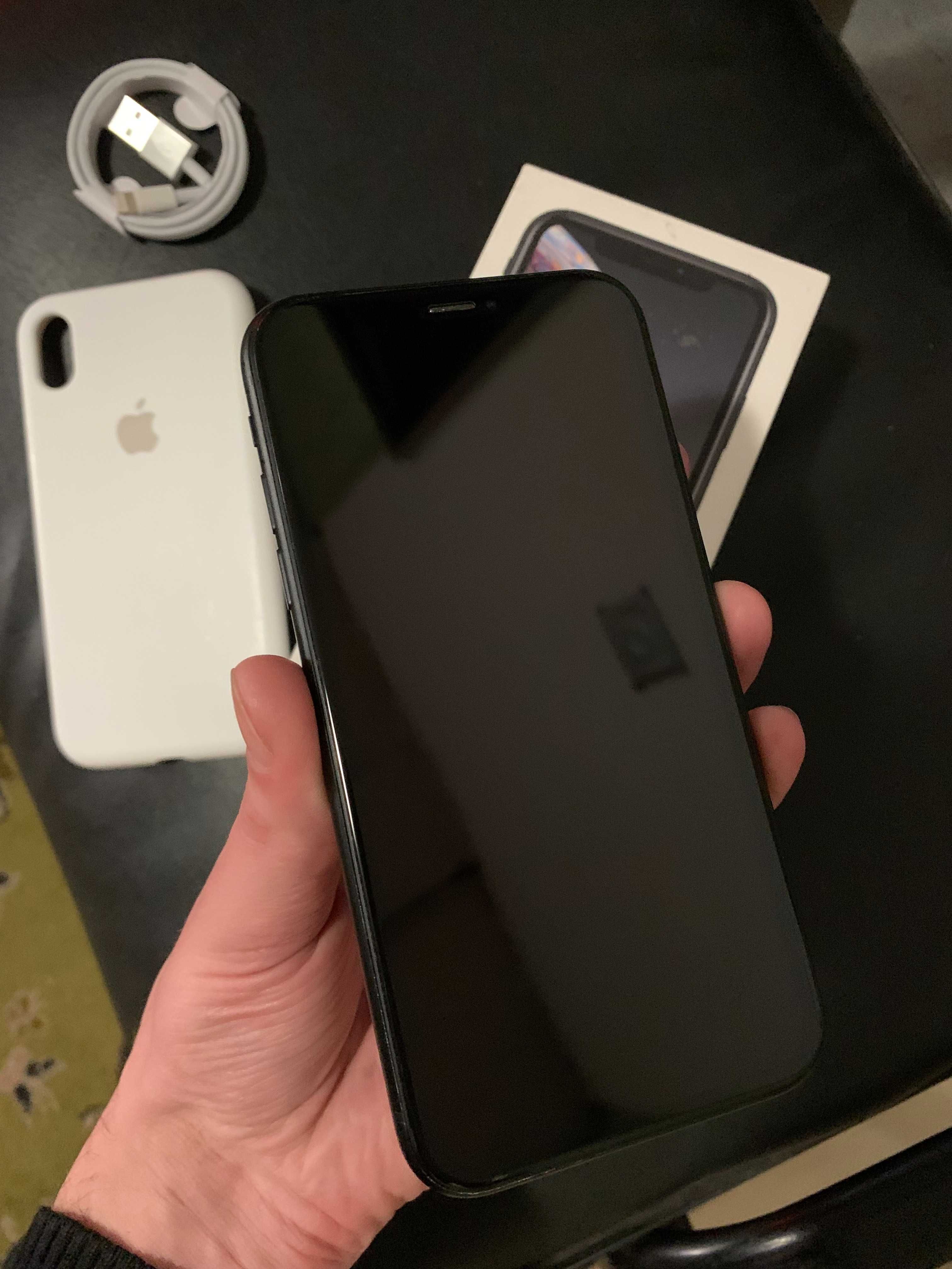 Iphone XR Black neverlock 64gb в ідеальному стані +нове скло і коробка