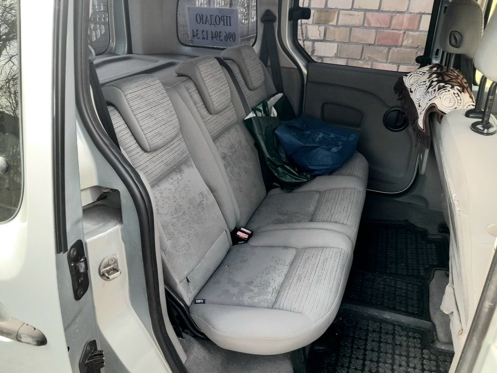 Продаю RENAULT КANGOO 2008г (пассажир) газ/бензин,  мотор 1,6л