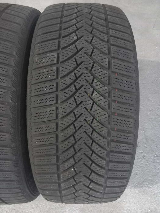 4 pneus 235/45R18 Michelin e Semperit