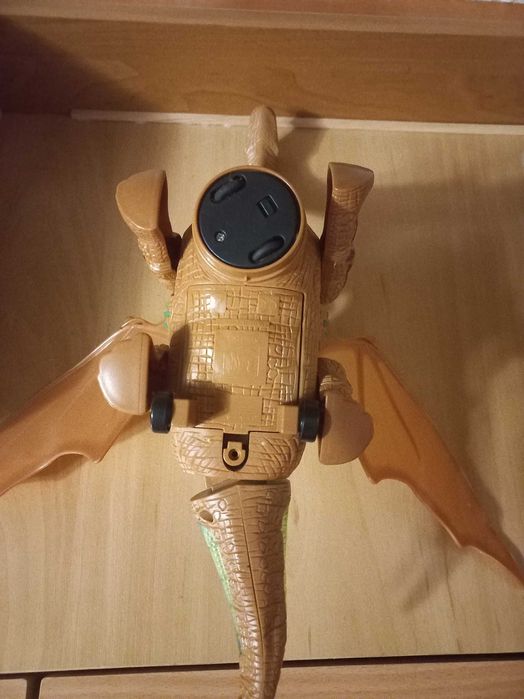 Динозавр з крилами