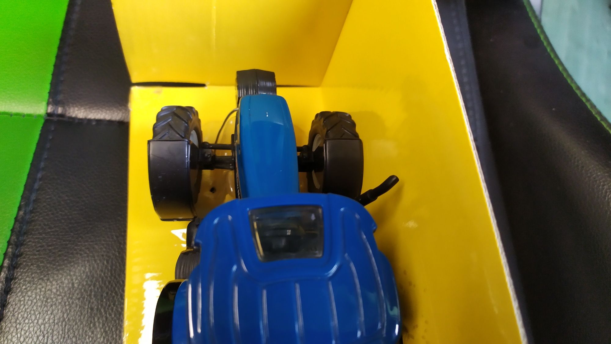 Traktor new Holland ts 135 britains jak siku wiking joal 1:32