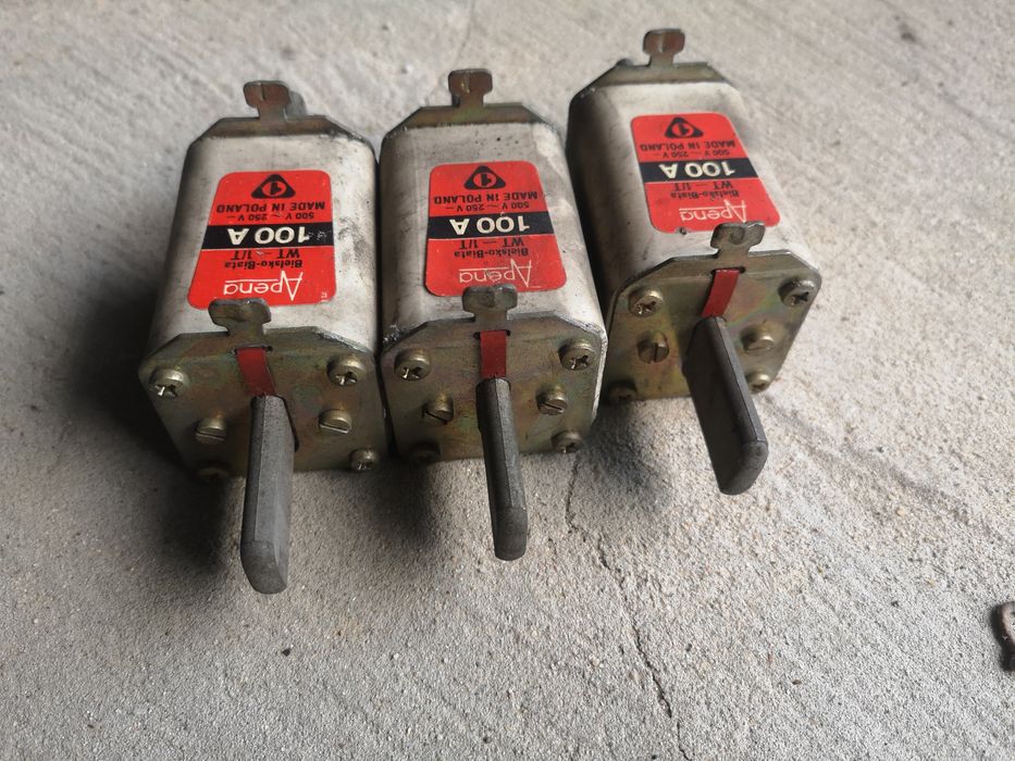 Bezpiecznik apena 100A wyprzedaż garażowa PRL do prądu