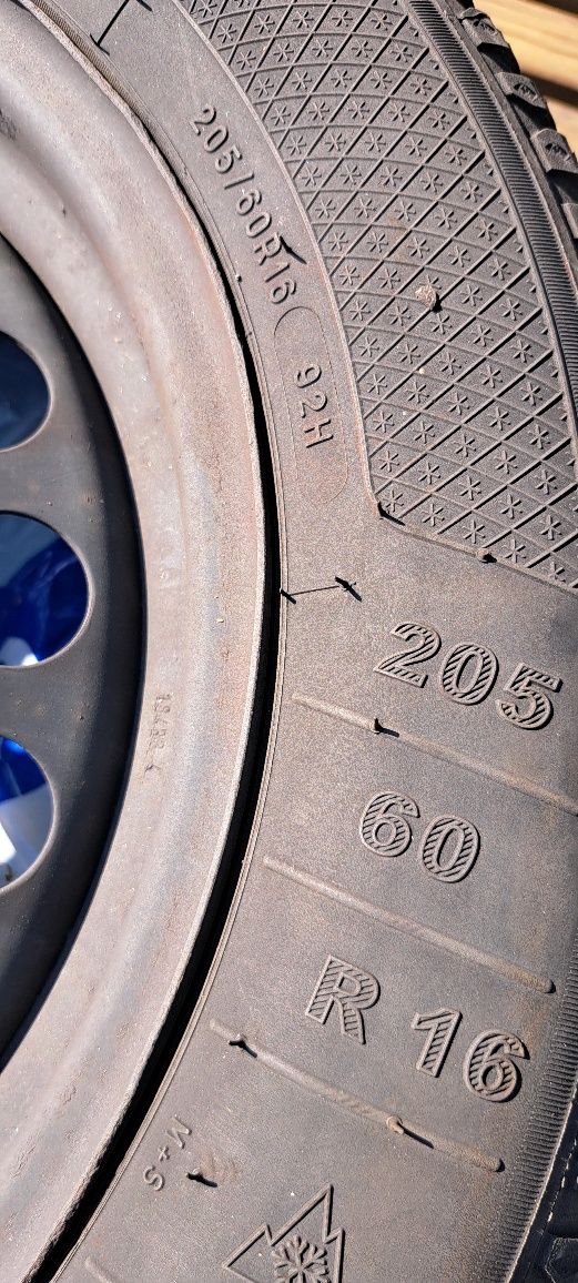 Felgi stalowe 16"z oponami zimowymi Opel ( Crossland, Astra,itp )