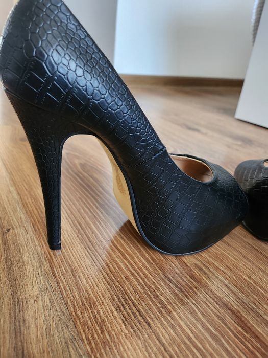 Buty na obcasie rozmiar 39