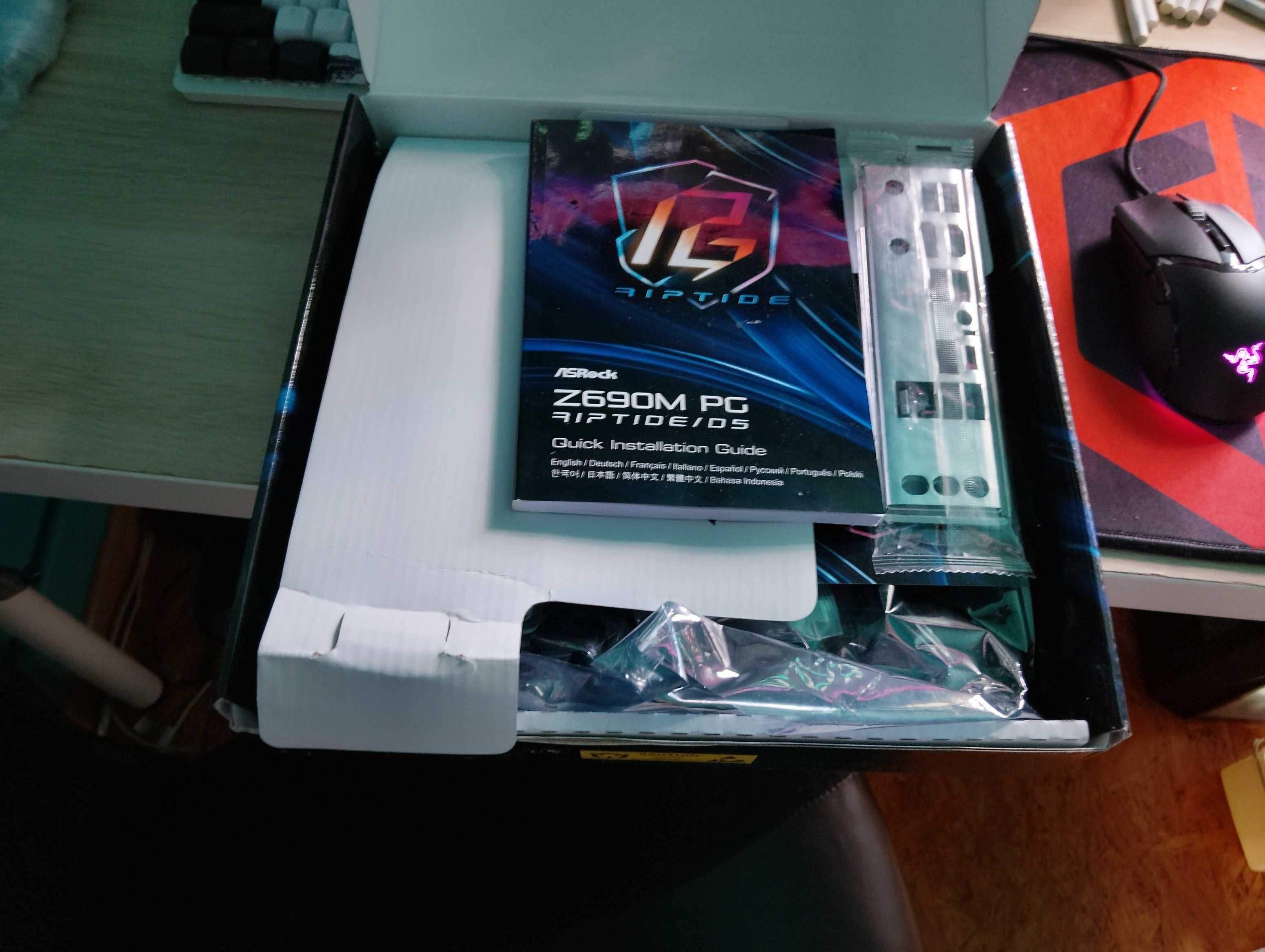 ASRock Z690M PG RIPTIDE DDR5 + 3 kości 8GB Crucial DDR5-4800MHz