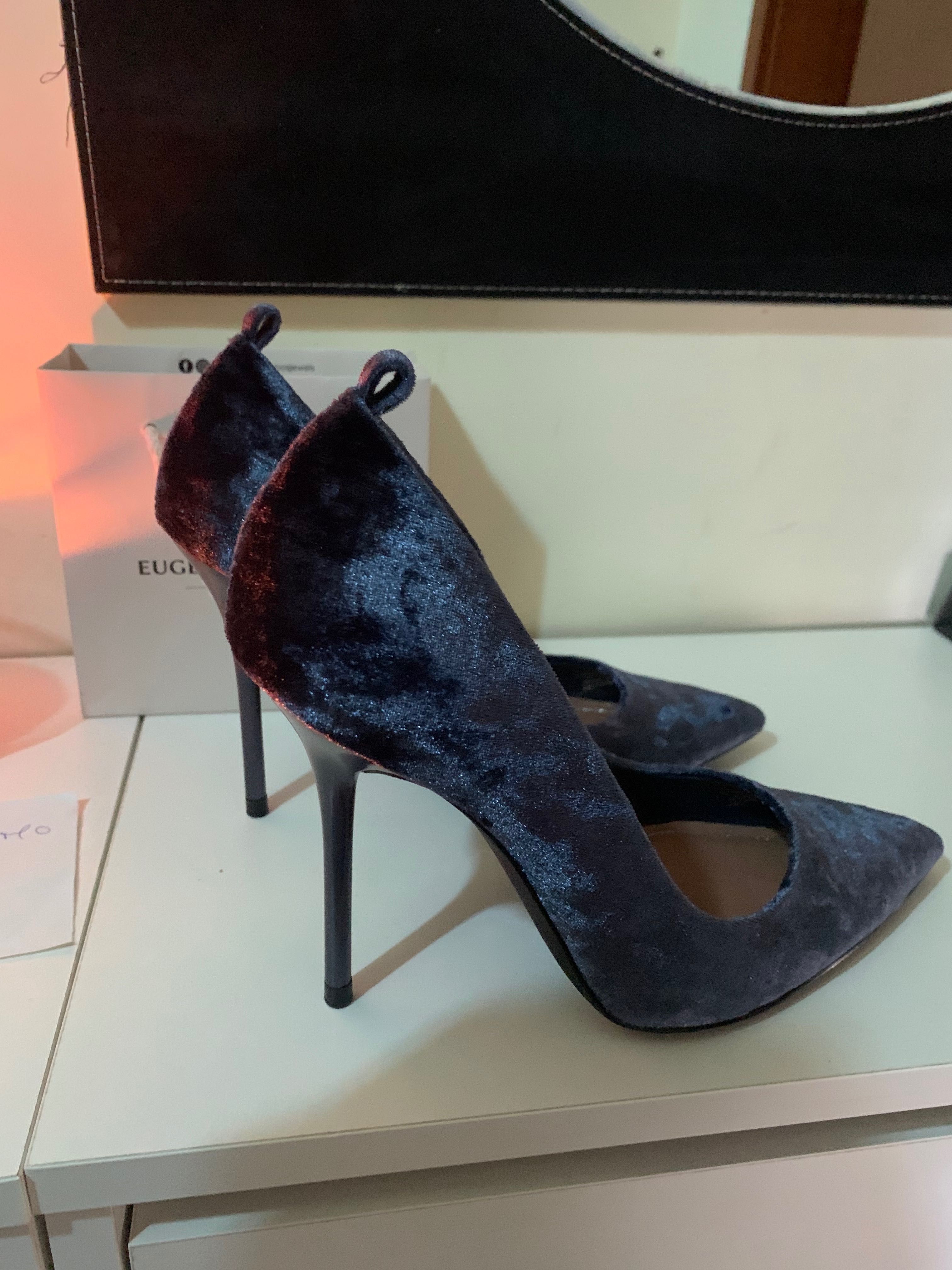 Sapato ZARA veludo