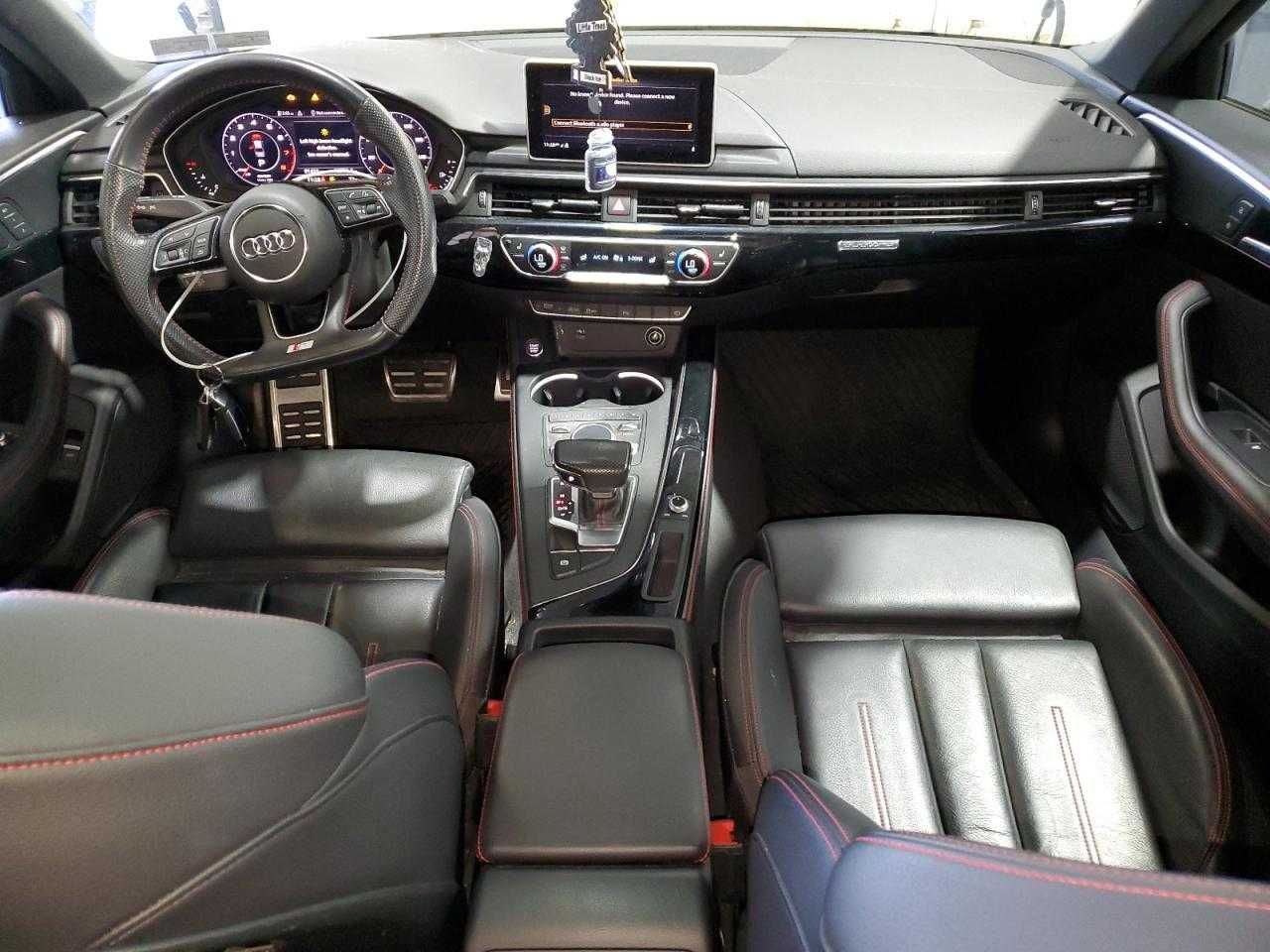 Audi a4b9 з америки