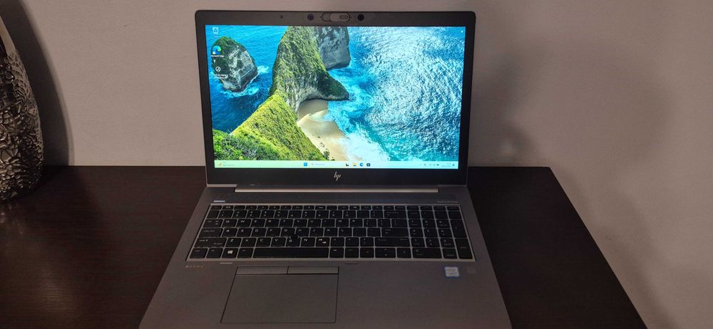 Notebook HP  15,6FHD IPS i7-8550u 16GB RAM 512SSD Radeon proWX3100