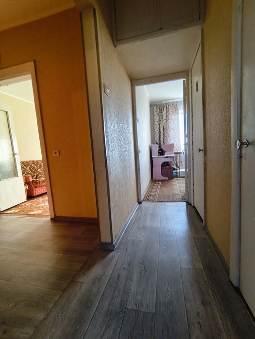 Гарна квартира ,р-н Червоний міст