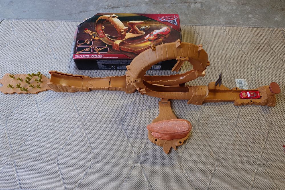 Tor Zygzak McQueen, Auta, Cars