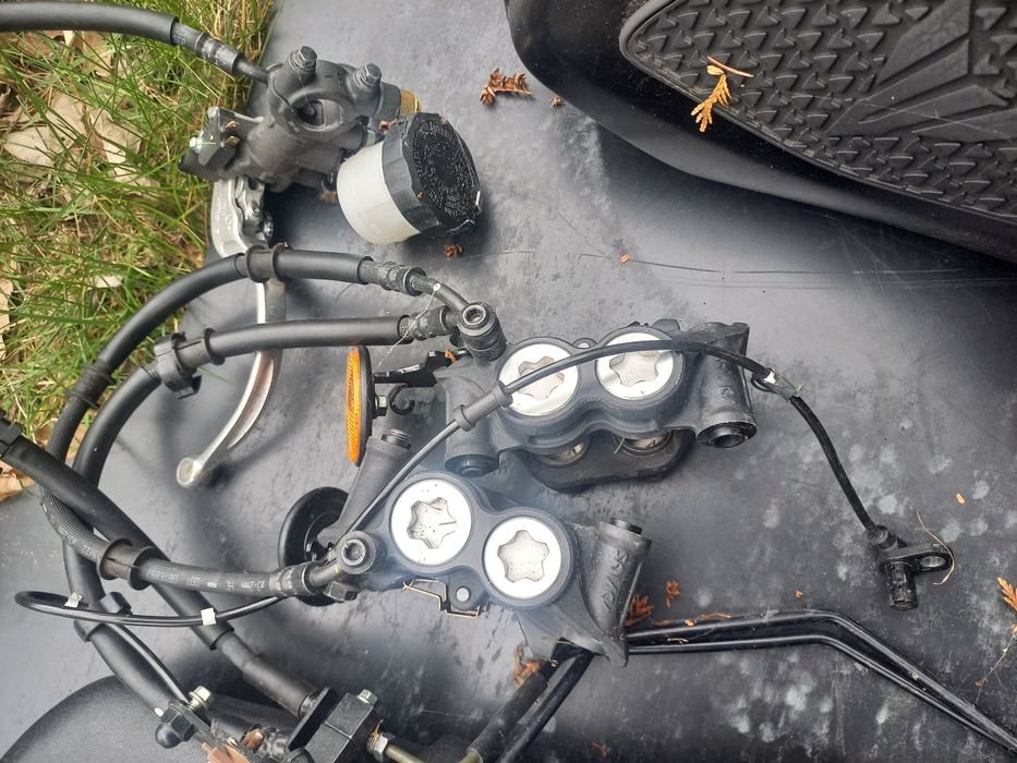 Yamaha mt09 zegar licznik 2021-23 stelaż siedzenie zaciski zbiornik