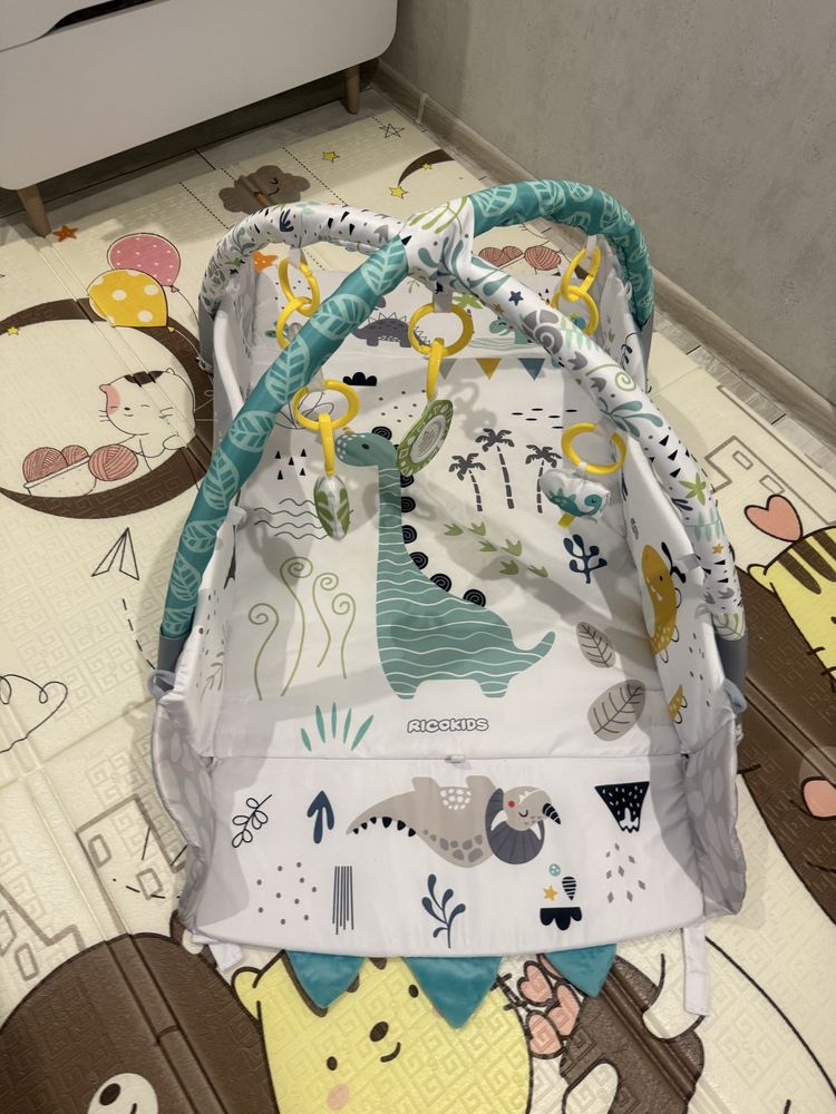 Інтерактивний навчальний килимок Ricokids Nessi 110х100см