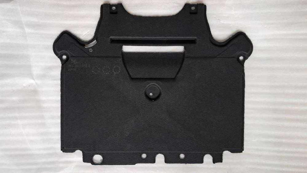 Захист двигуна, коробки, днища Audi Q5 2012-2016, 8R0 863 821 B