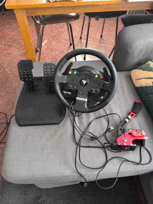 Volante trustmaster tmx. Force feedback