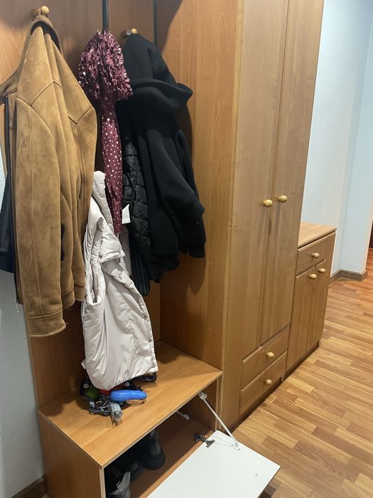 Меблі в передпокій