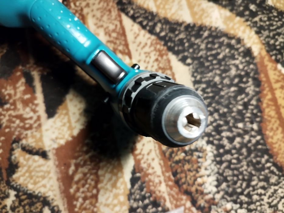 Wkrętarky Makita 6271D