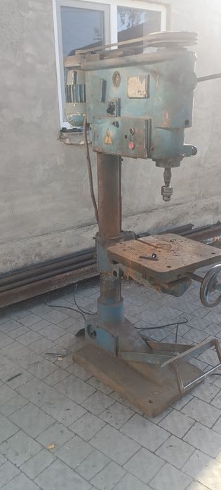 Сверлильний станок,свердлильний станок