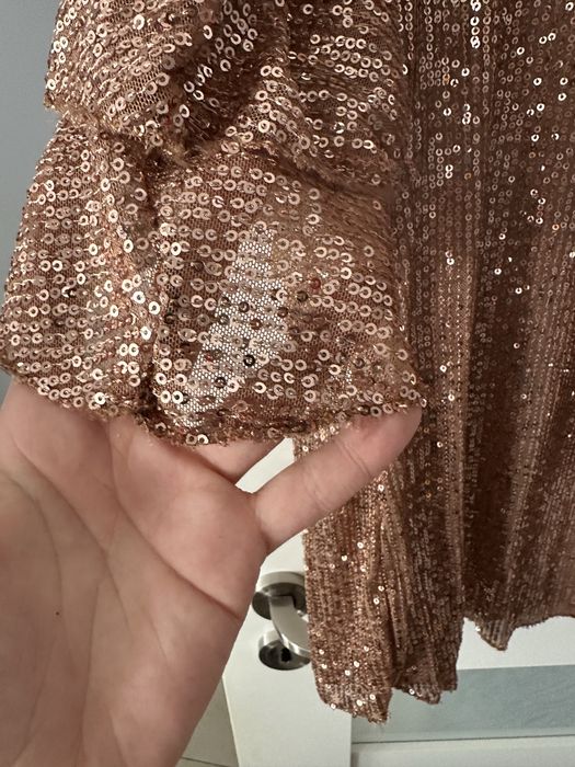 Sukienka zlota cekinowa