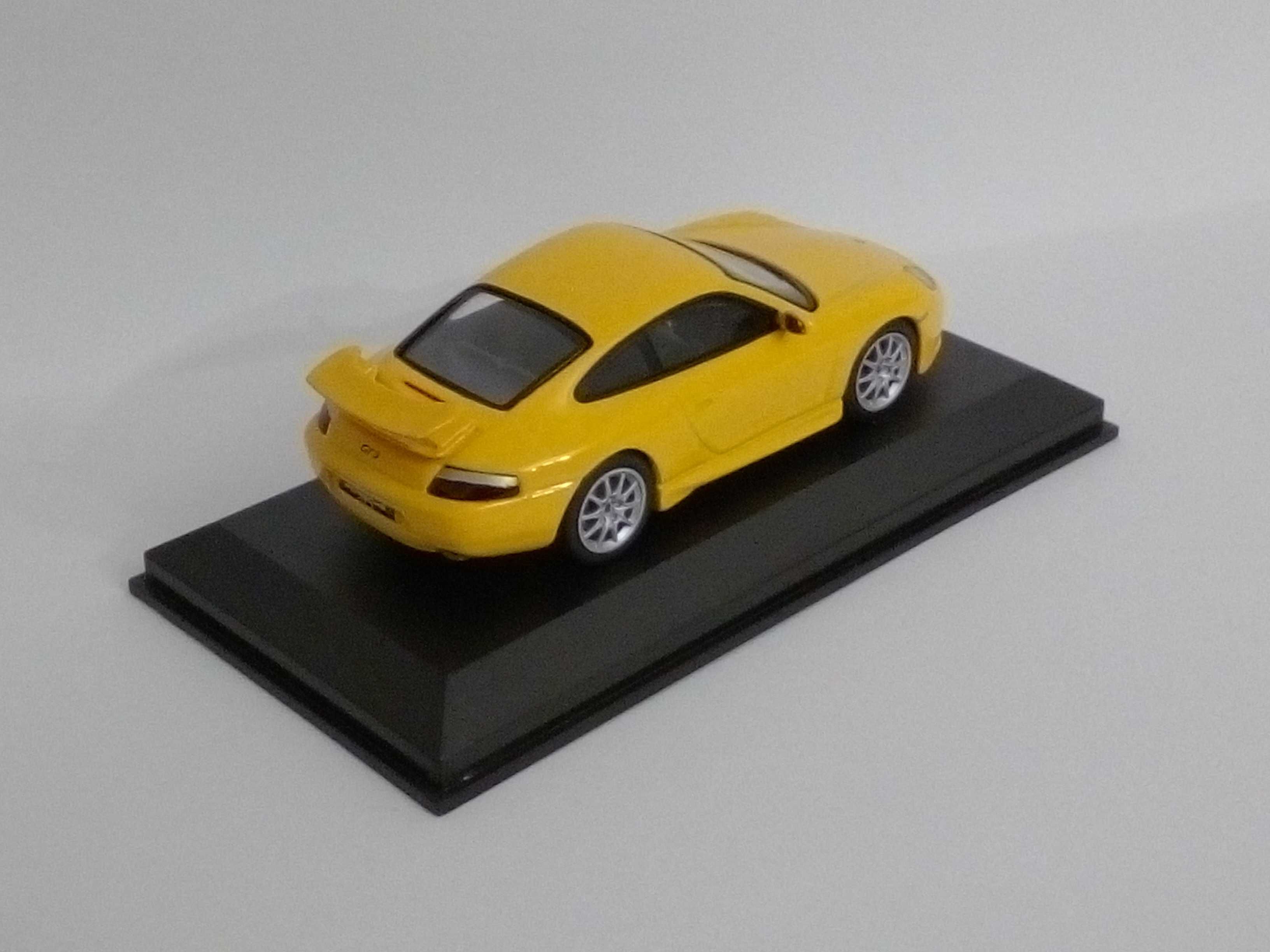 Miniaturas de carros desportivos