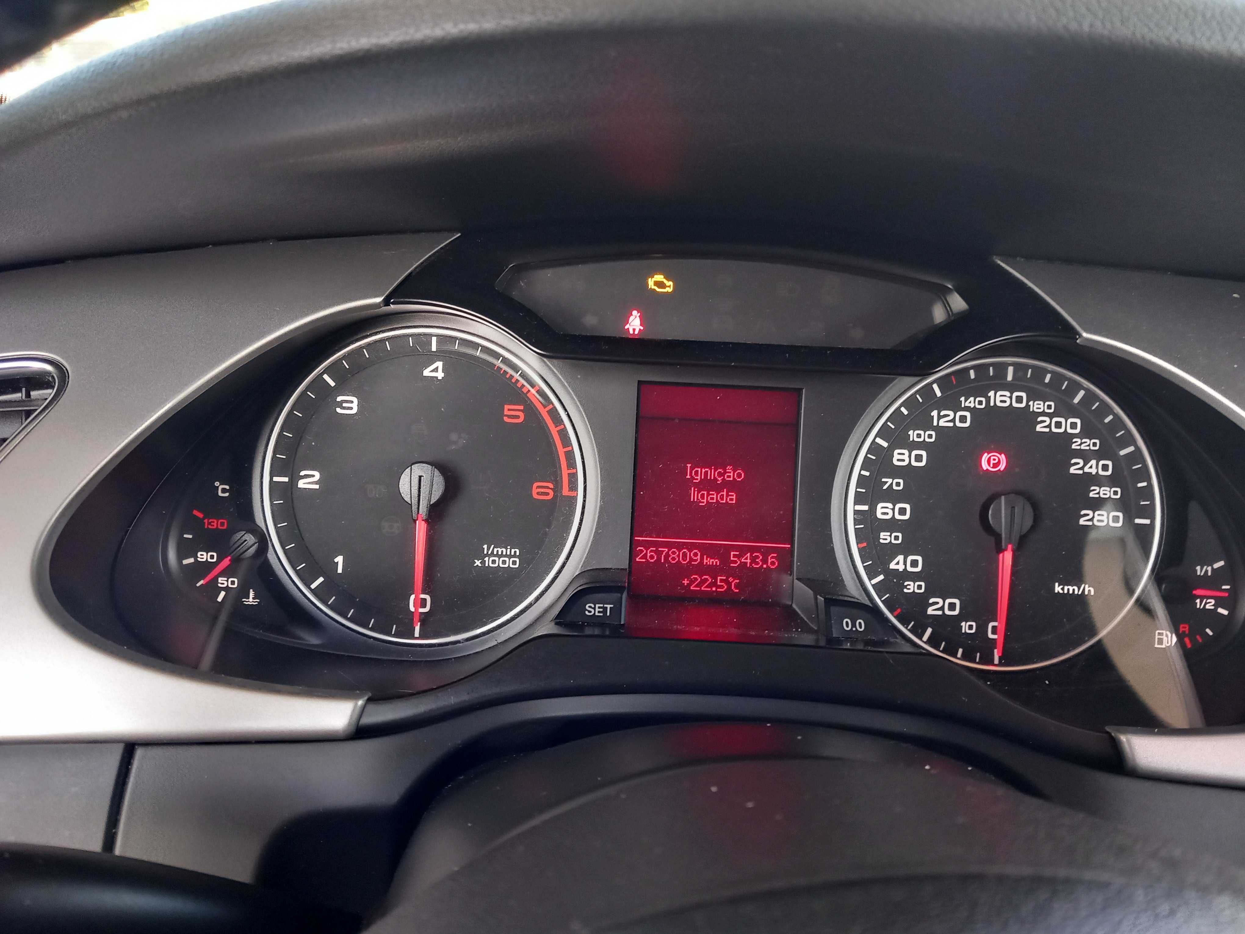 Audi A4 2.0 tdi 143cv 2010