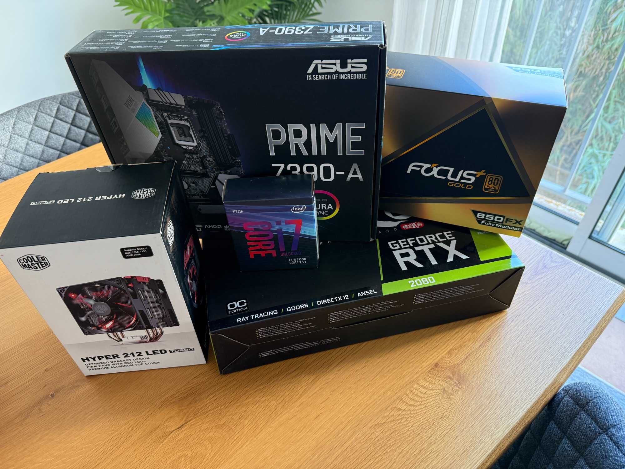 PC Gamer i7-9700K | RTX 2080 | 16GB RAM | SSD + HDD