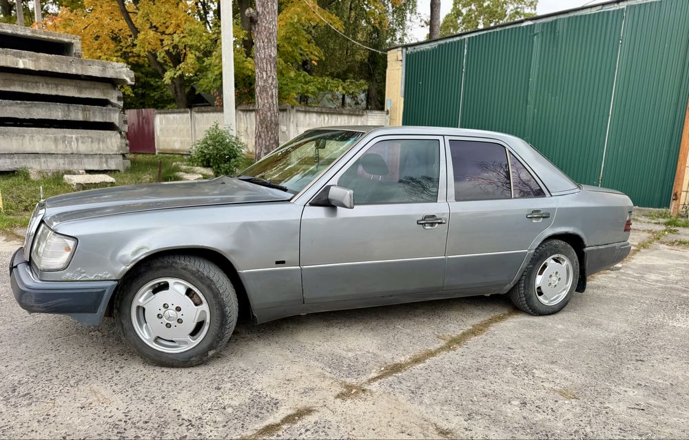 Mercedes W 124 2.5 D E-class