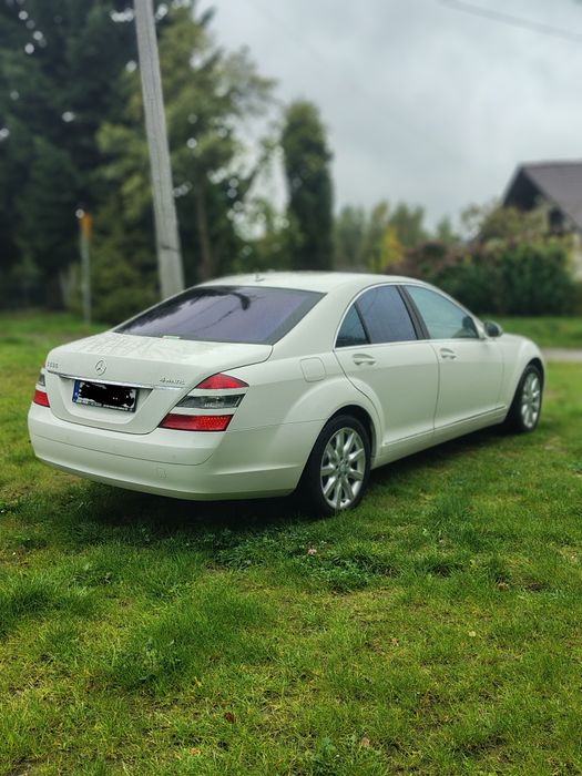 Mercedes-Benz W221