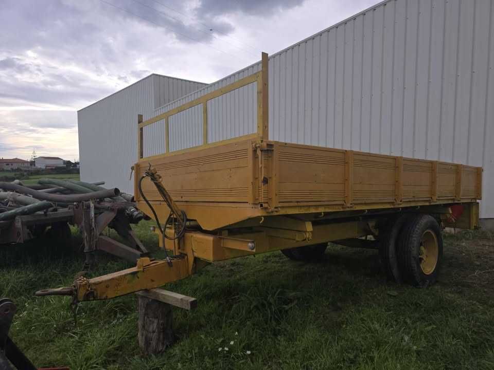 Reboque agricola tribasculante 7500 kg BOM ESTADO