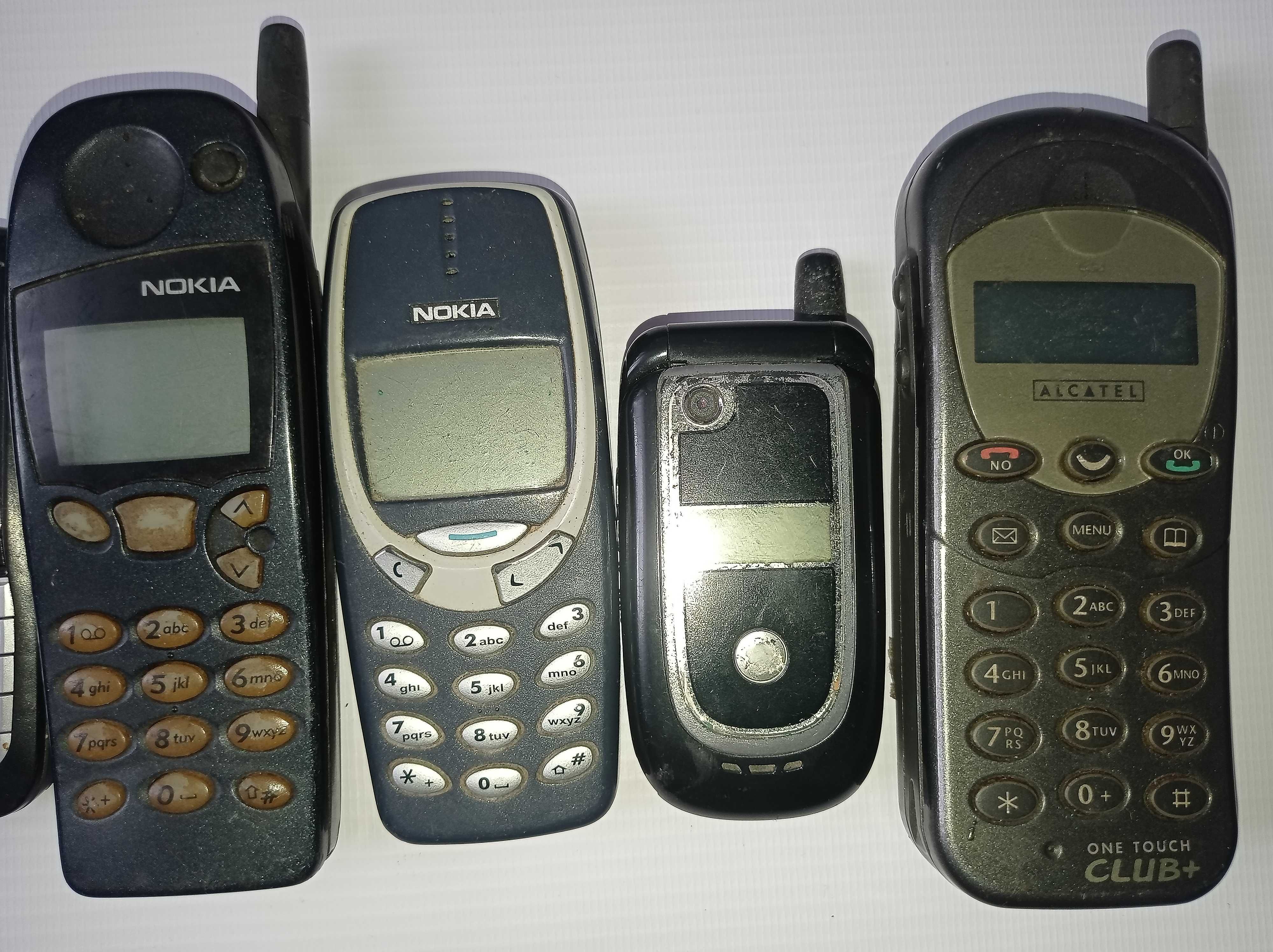 Stare telefony komórkowe - Nokia, Alcatel, Siemens, Motorola -9 sztuk.