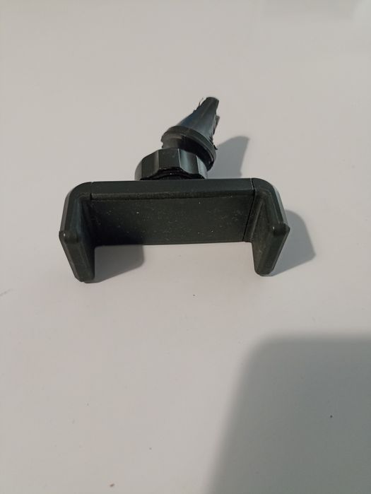 Três suportes de telemóvel para automóveis