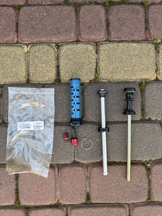 Комплект Rock Shox Yari Lyrik A1+