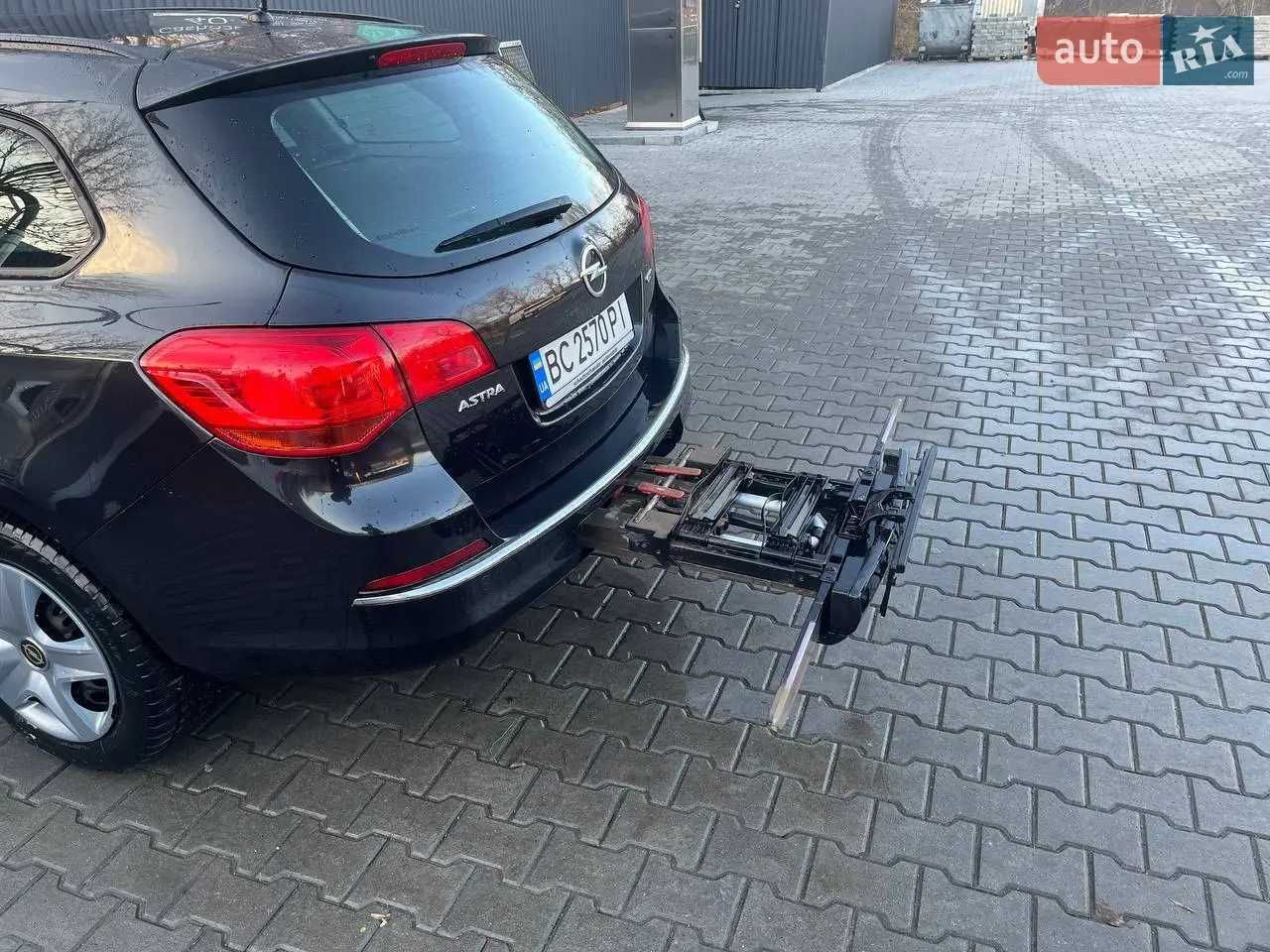 Opel Astra J 2013