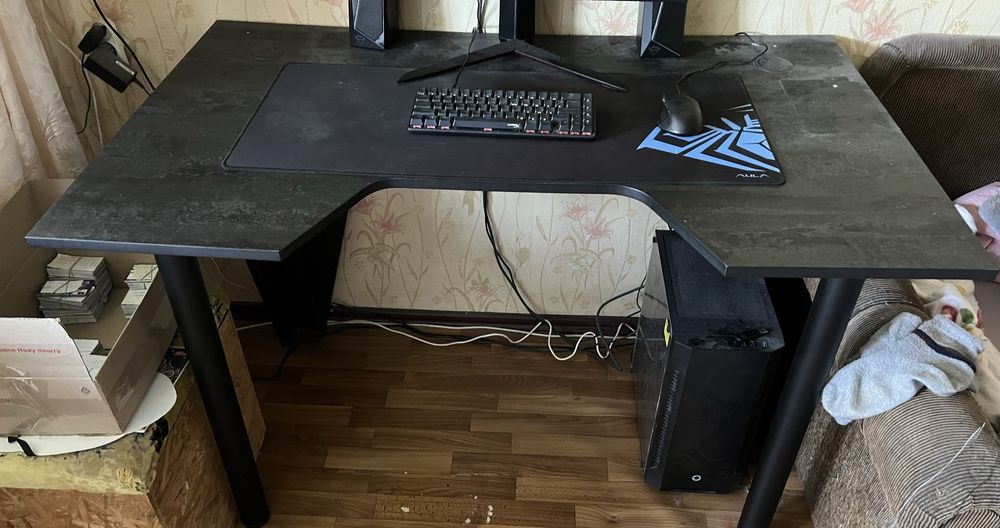 продам Стол Компьютерный