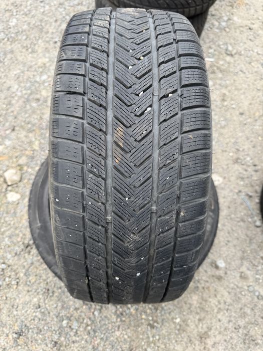 Продам резину  GRIPMAX 225/45r17 зима