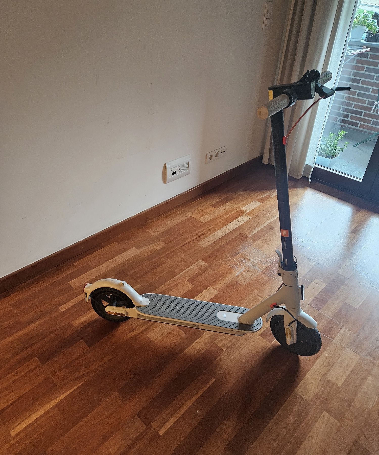 Trotinete Elétrica Xiaomi Mi Electric Scooter 3 – Cinza