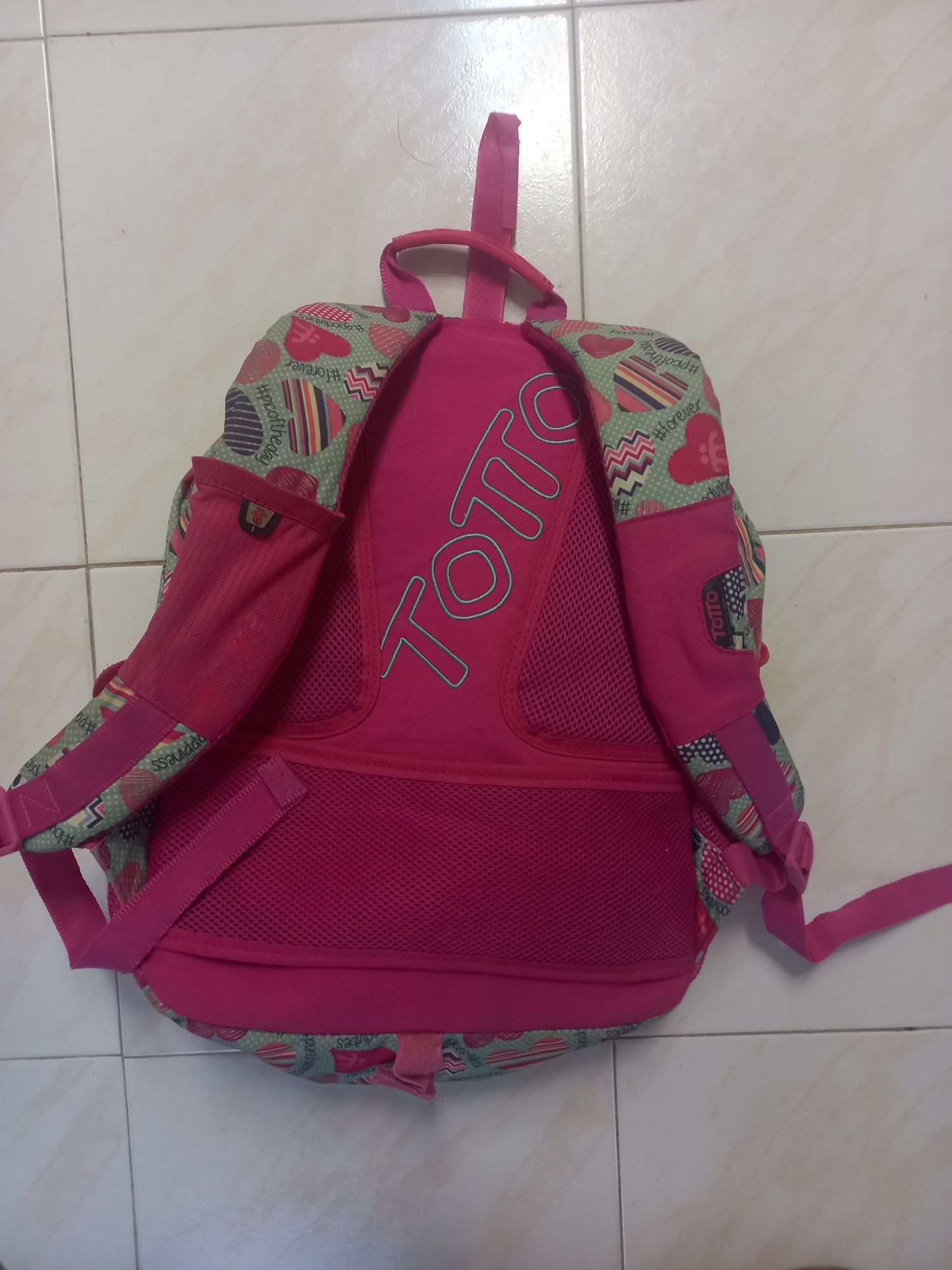 Mochila da marca Totto como nova