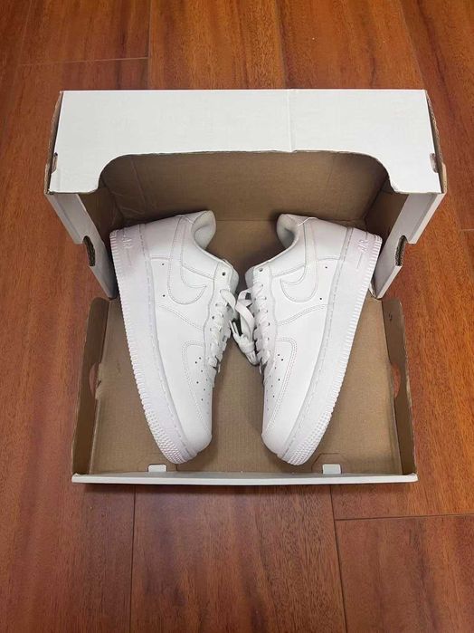White lace-up shoes size 41